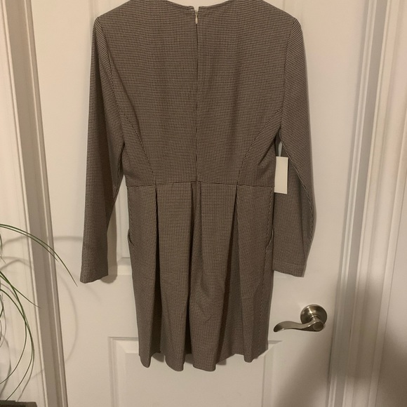 Aritzia Sunday Best Dress - Picture 3 of 3